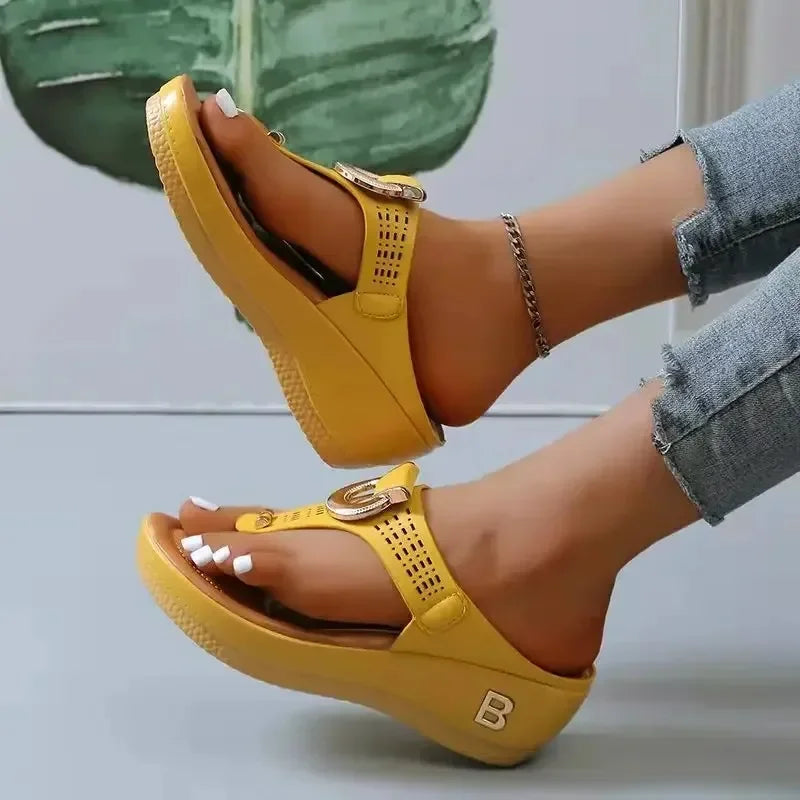 CAELYN | RING DETAIL TOE-POST SANDALS