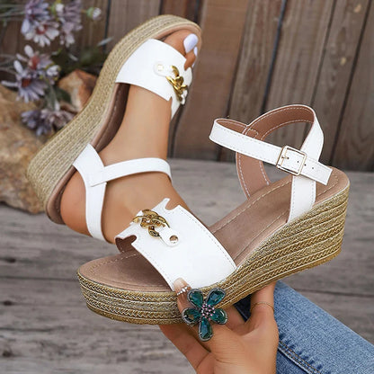 MEVINA | CHAIN DETAIL WEDGE SANDALS